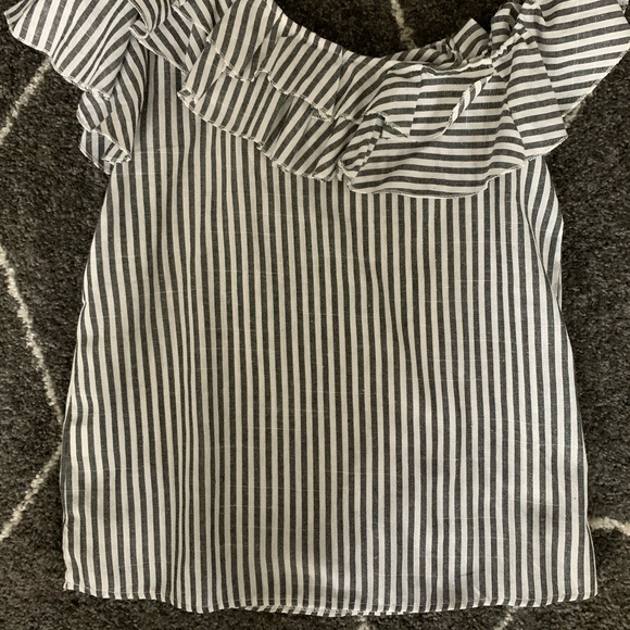 💛One Shoulder Striped Ruffle Top - Picture 4 of 5